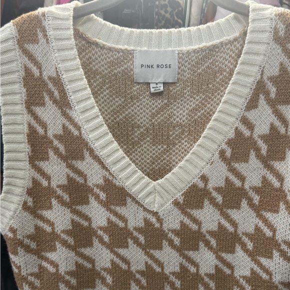 Pink Rose V-Neck Houndstooth Sweater Vest - Cream and Brown - Picture 3 of 6